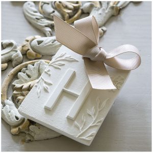Gesso Perfumado Letra H